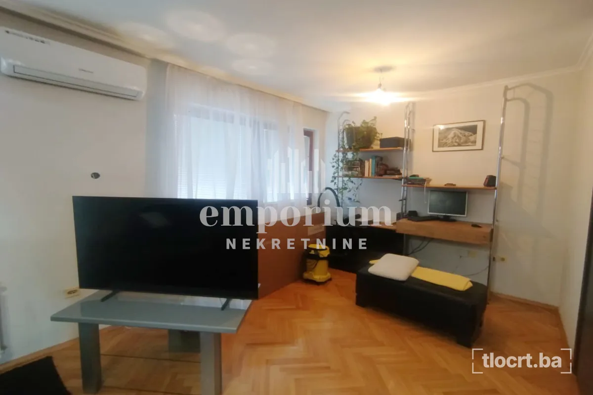 Namješten trosoban stan 89 m² u Š naselju ID:2831/IP 2