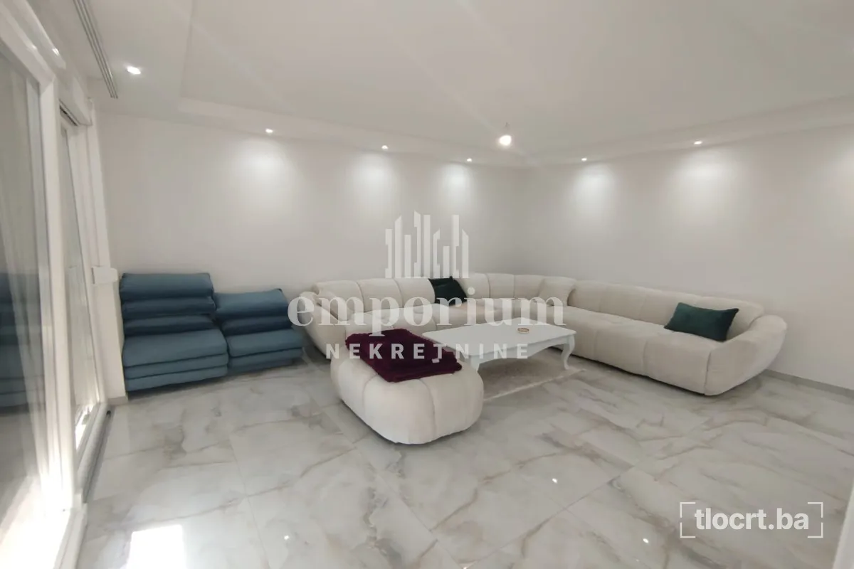 Renovirana i namještena prizemna kuća sa placem na Merajama ID:2828/IP 3