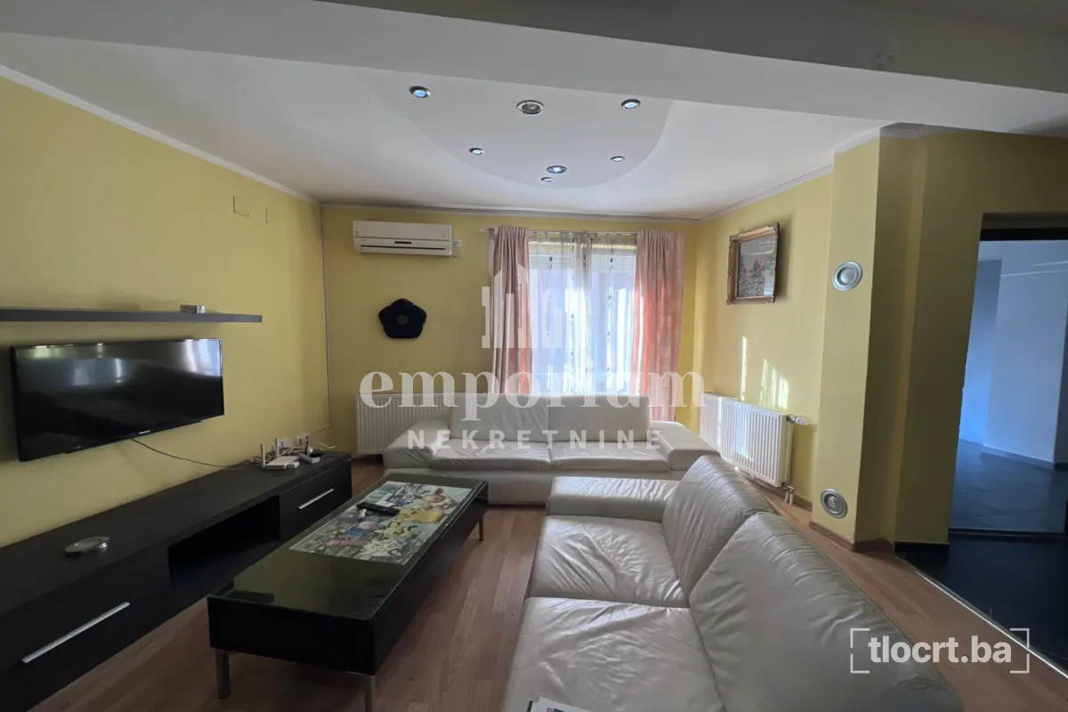 Namješten dvoiposoban stan 67 m² sa garažnim parking mjestom ID:2826/IP 3