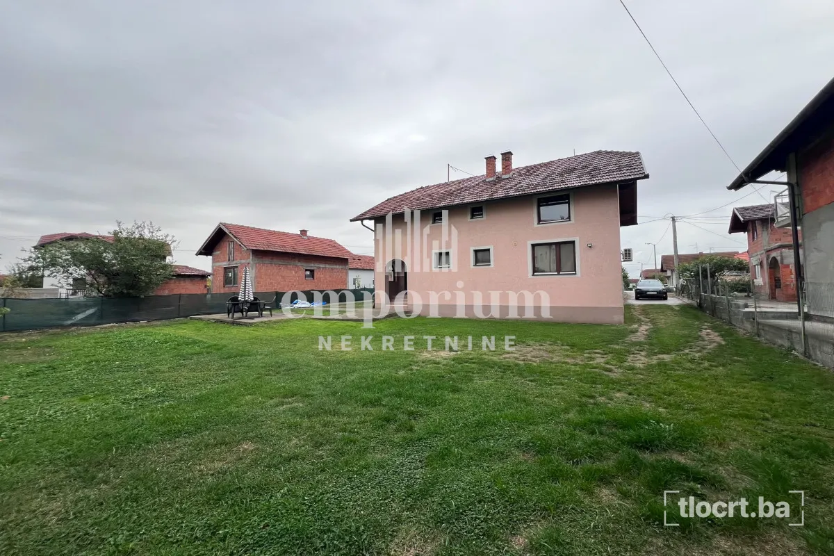 Namještena kuća na dvije etaže, 156 m², sa placem od 461 m² ID:2815/IP 2