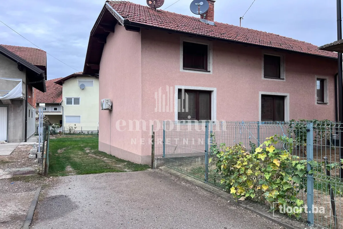Namještena kuća na dvije etaže, 156 m², sa placem od 461 m² ID:2815/IP 3