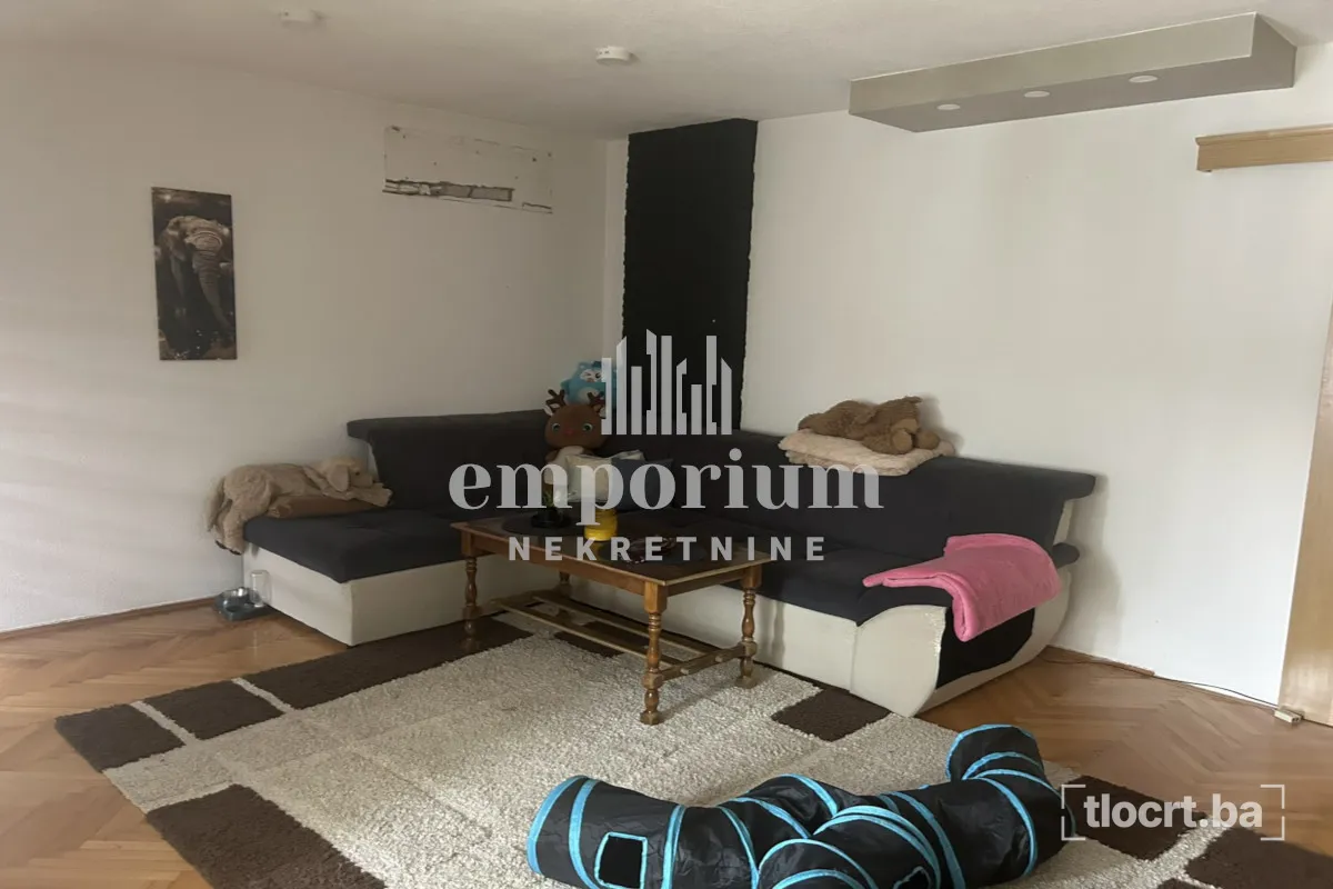 Dvoetažni četvorosoban stan u centru grada ID: 2788/IP 2