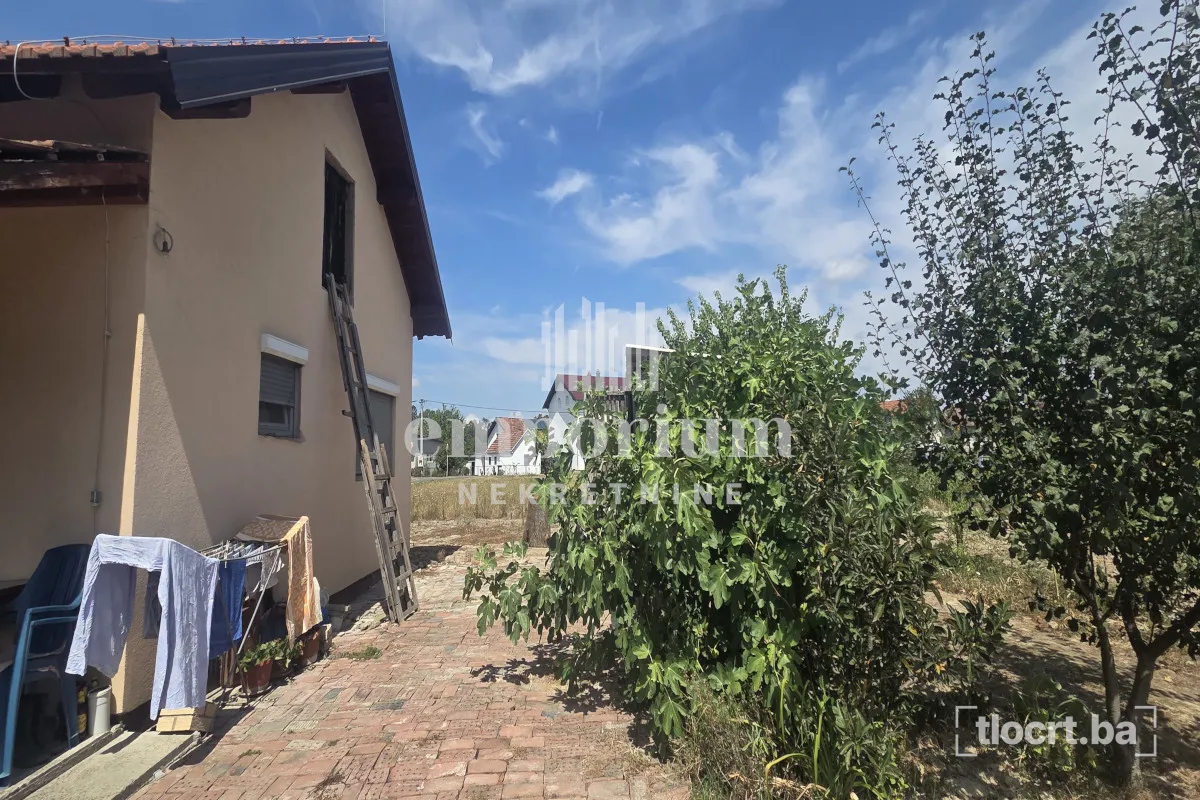 Prizemna kuća na parceli od 514m² u Grčici ID:2787/BN 2