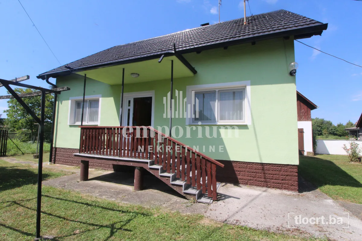 Useljiva porodična kuća površine 80 m² sa placem od 3.478 m² ID:2766/BN 2