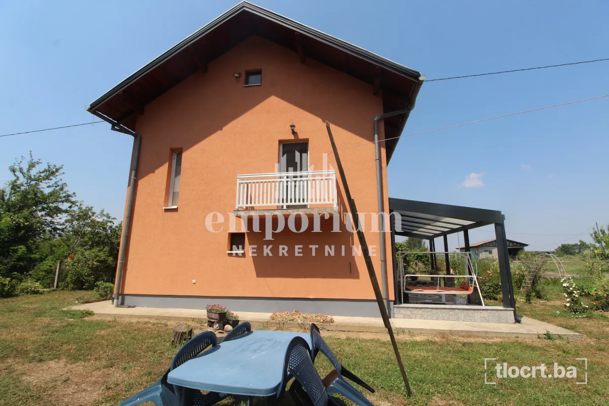 Useljiva porodična kuća od sa pomoćnim objektom i zemljištem ID: 2757/BN 3