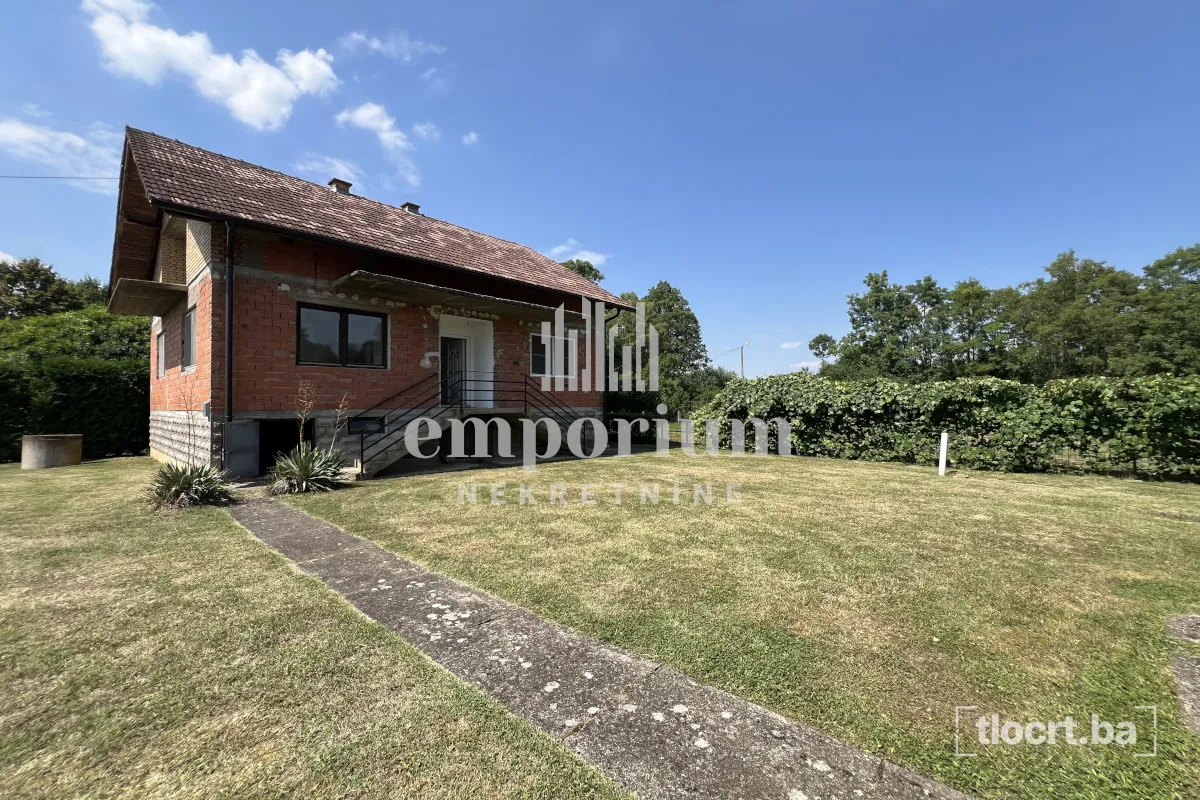 Kuća sa pomoćnim objektom i zemljištem od 14.034 m² u Gornjem Vukšiću ID: 2754/EN 2