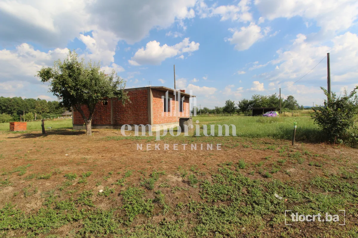Nedovršena kuća sa placem od 2.868 m² u Pelagićevu ID: 2744/EN 2