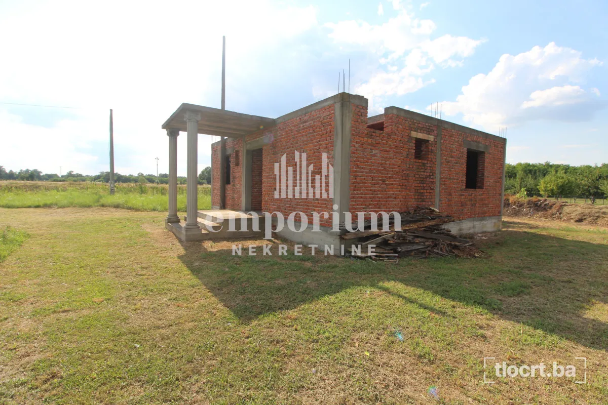 Nedovršena kuća sa placem od 2.868 m² u Pelagićevu ID: 2744/EN 3